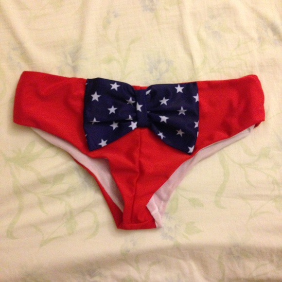 ⭐️size L Cheeky bikini bottom - Picture 2 of 3