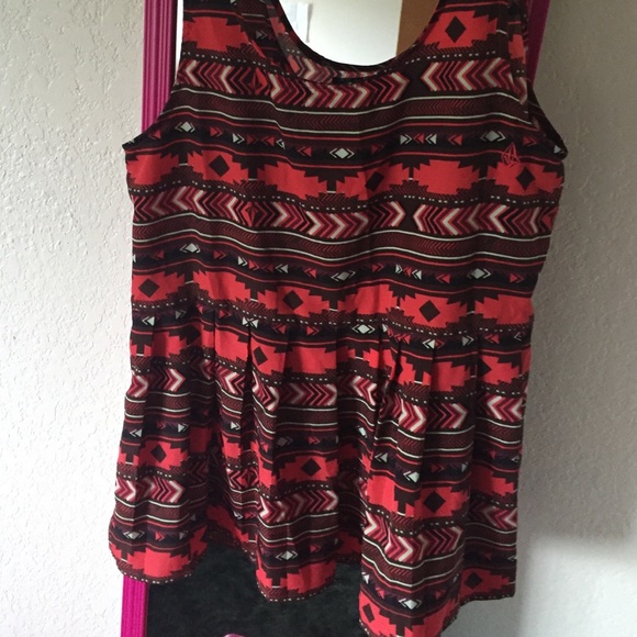 Volcom tank - Picture 3 of 3