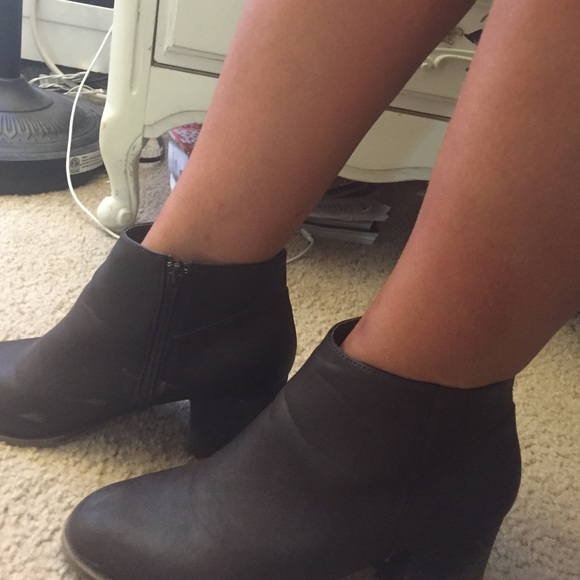 Forever 21 booties - Picture 3 of 4