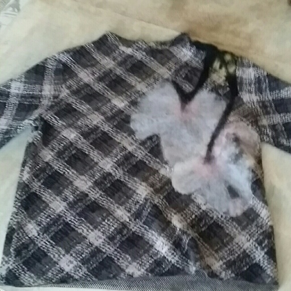 Anthropologie Troubadour Petaled Plaid Pull over