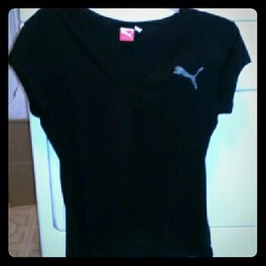 🍁SALE❗🍁Puma woman's XL v-neck black tee