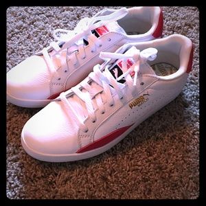 Pink &a White Pumas