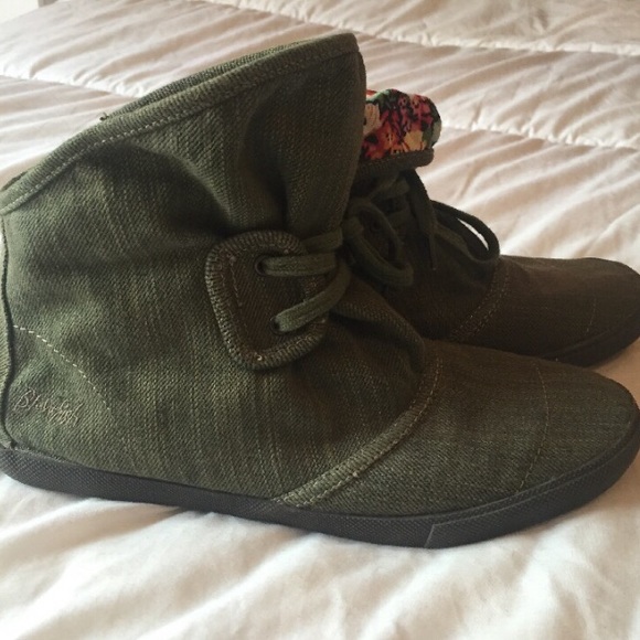 BLOWFISH canvas shoes with floral print details