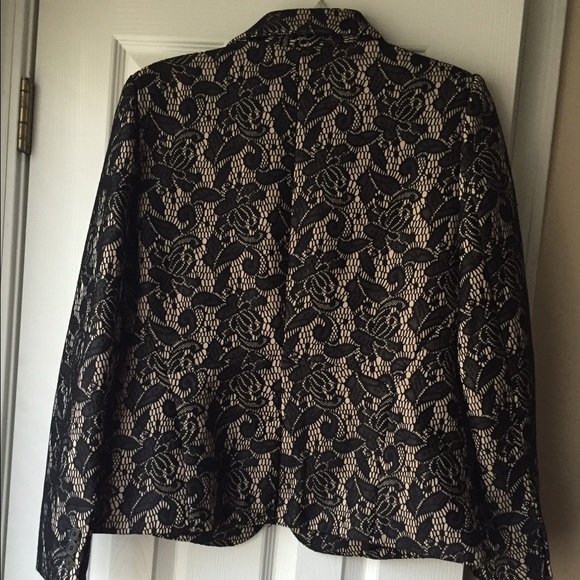 Lovely Laced Jacket - Picture 2 of 2