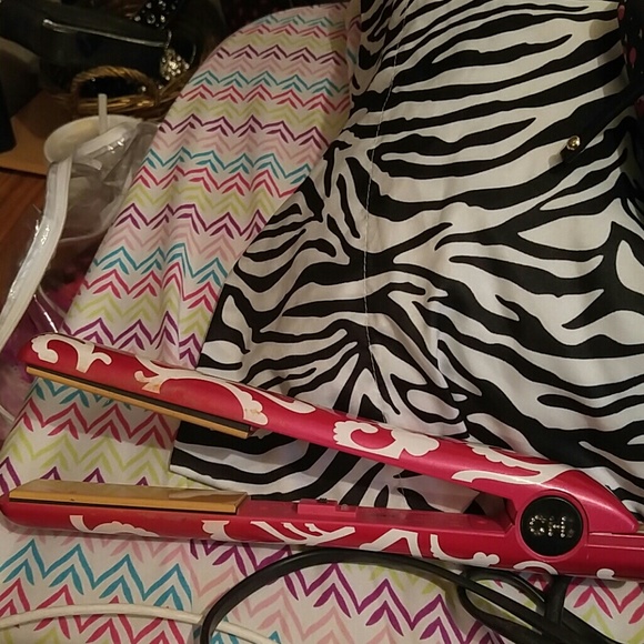 Chi hot pink and white extra long cord