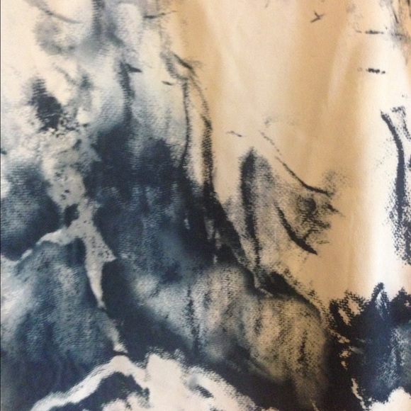 Short Sleeve Blouse - Picture 3 of 3