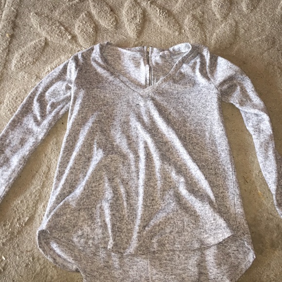 Heather gray long sleeve top