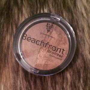Younique Beachfront Bronzer in Malibu