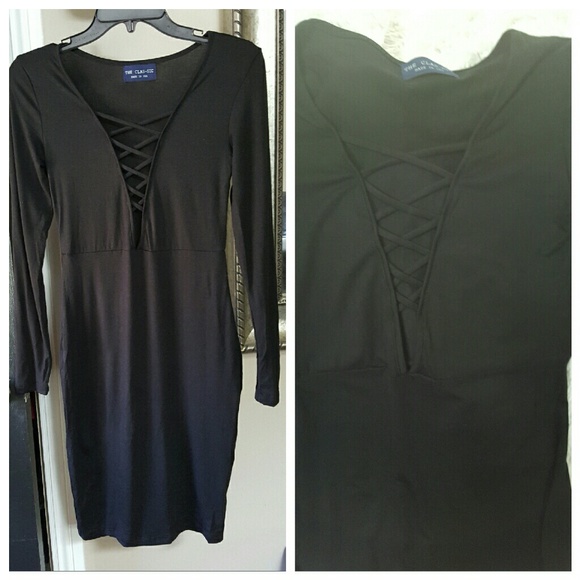 🆕 Black Long Sleeve Peekaboo Dress - Picture 2 of 3