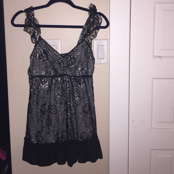 Urban Outfitters ruffled bottom tank