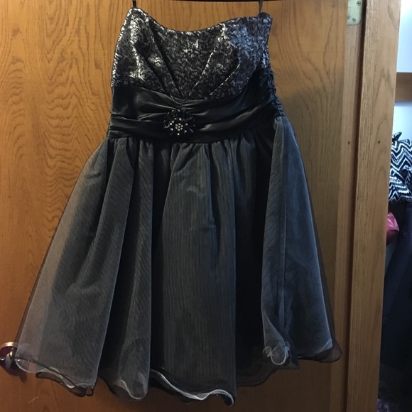 Homecoming Black and grey strapless dress