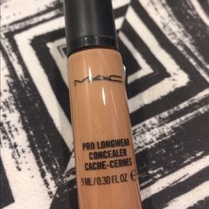 *MAC pro longwear concealer nw30