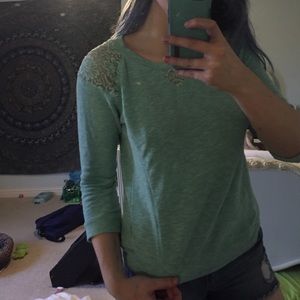 3/4 length sleeve sweater: great condition!