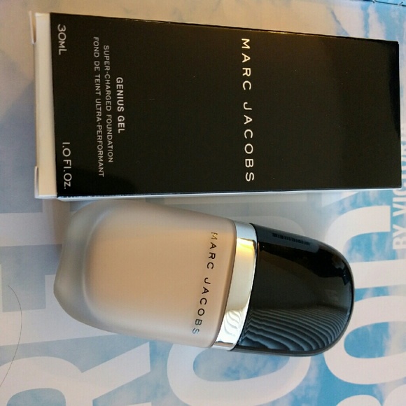 NIB Marc Jacobs Genius Gel Super Foundation