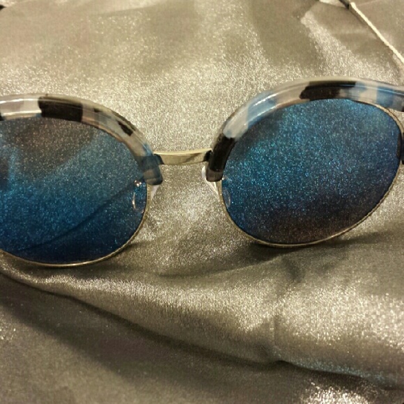 BIEN BIEN ACCESSORIES UV400 Shades - Violet - NWOT