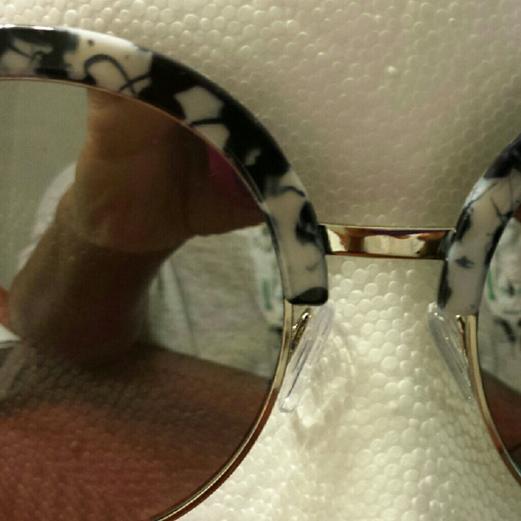 BIEN BIEN ACCESSORIES UV400 SHADES - Brown - NWOT