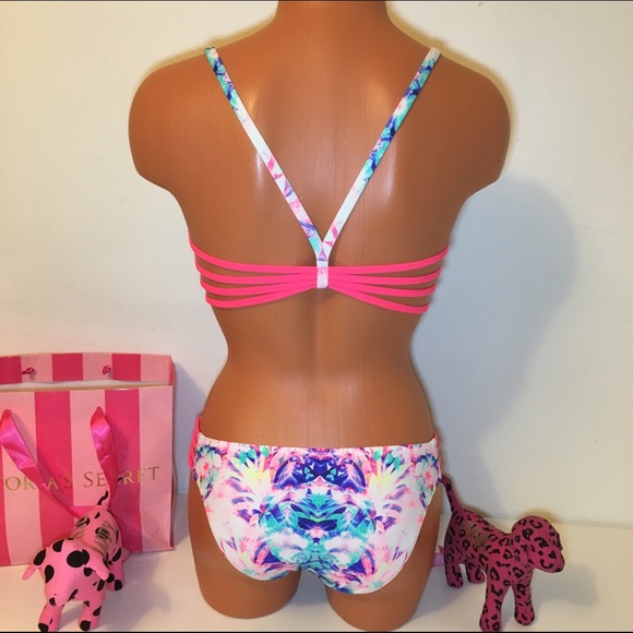 🚫SOLD🚫NEW VS STRAPPY SWIMSUIT EXTREMELY - Picture 3 of 4