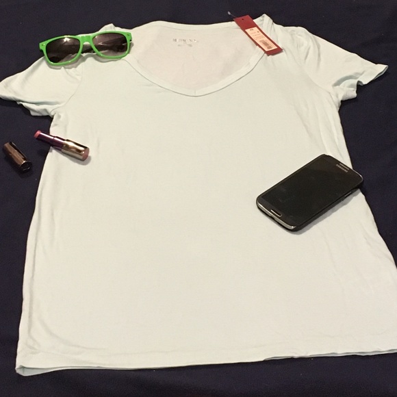 *NWT* Mint colored basic tee