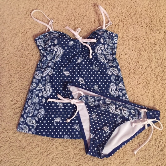 Only wore once navy blue tankini