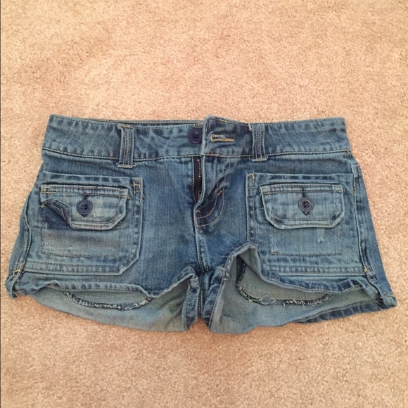 American eagle Jean shorts! Size 4