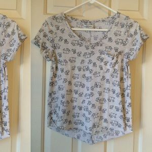 cute elephant shirt! 🐘