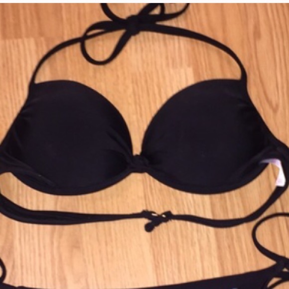 Black push up swimsuit top