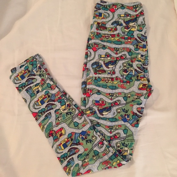 NWT LuLaRoe Busy Town Leggings, Hard to find!