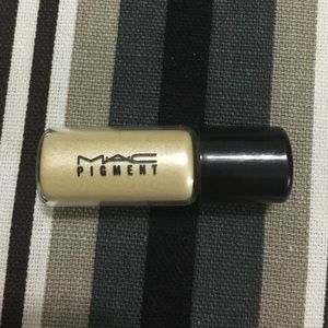 GOLD DUSK MAC pigment!
