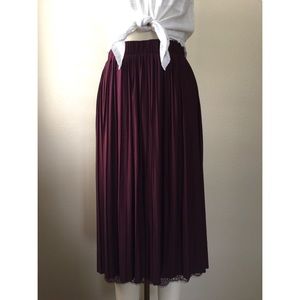 pleated skirt with lace liner