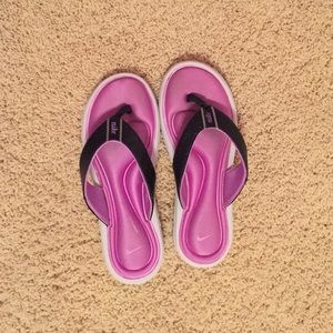 Nike comfort footbed flip flops