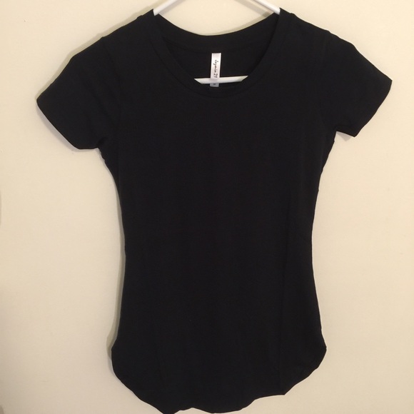 ๐Black Curved Hem Tunic - Picture 3 of 3