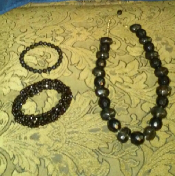 Black necklace and 2 stretch bracelets