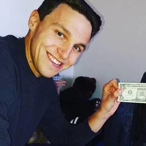 Meet your Posher, Travis