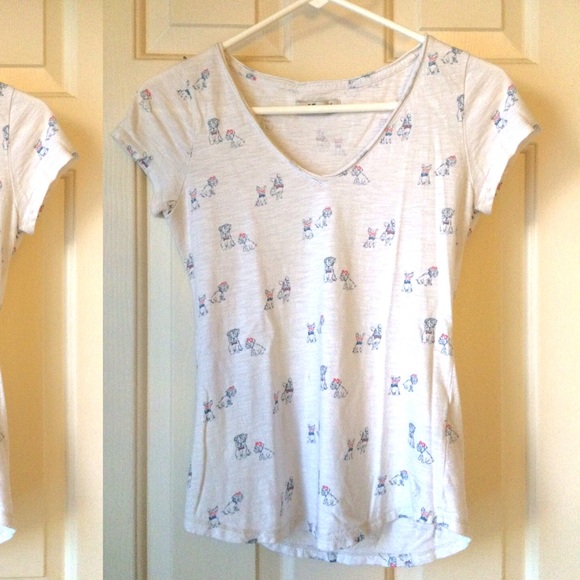 white tee with dogs! 🐶