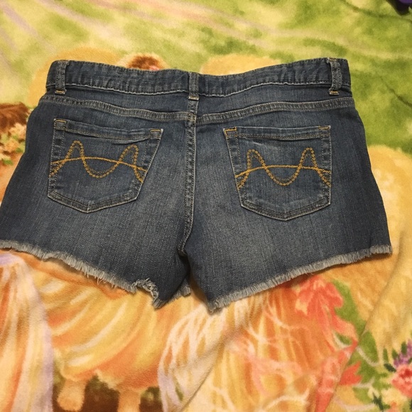 Jean Shorts - Picture 2 of 2