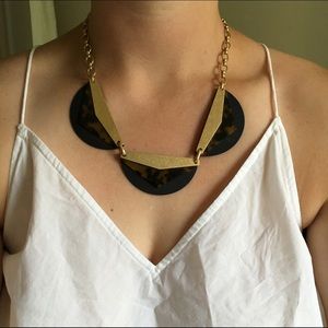 NWOT- Madewell brass and tortoise shell necklace