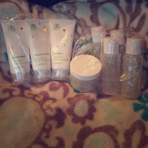 Arbonne sample lot!!