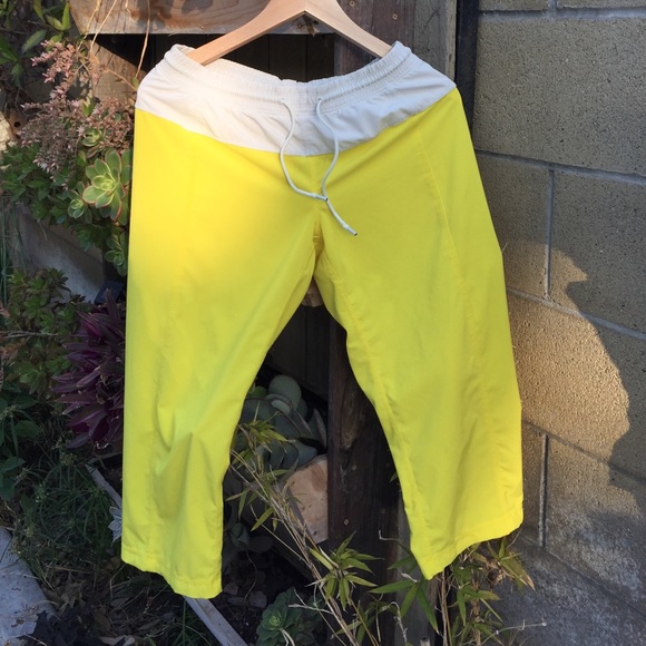 Lululemon Zumba pants - Picture 1 of 4
