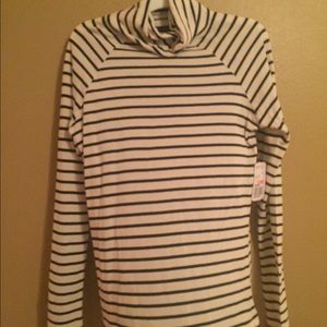 Turtle neck shirt