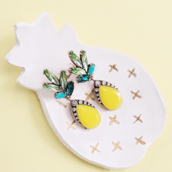 🆕 Statement Earrings - Picture 2 of 4