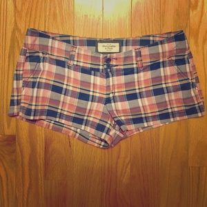 Abercrombie & Fitch Plaid shorts