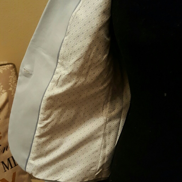 Blazer - Picture 4 of 4