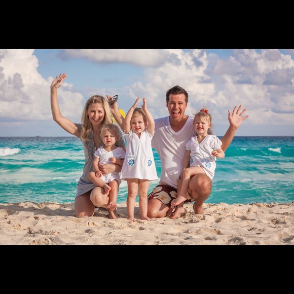 Meet your Posher, Amanda - Picture 2 of 2