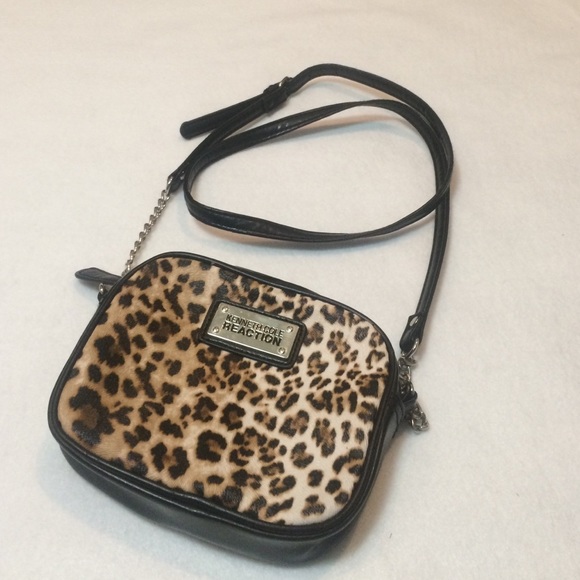 Kenneth Cole Reaction Handbags - ❤30% off bundles!Clearance❤️Kenneth Kole Crossbody