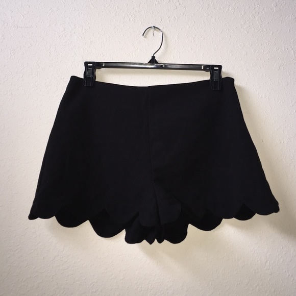 Black tulip shorts