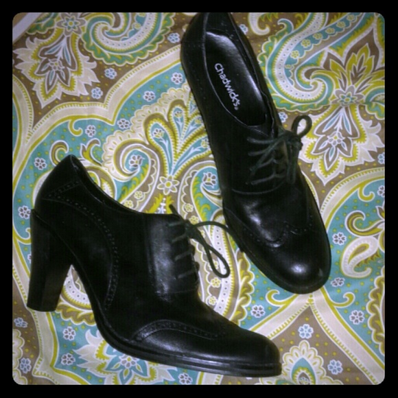 Black dress shoes