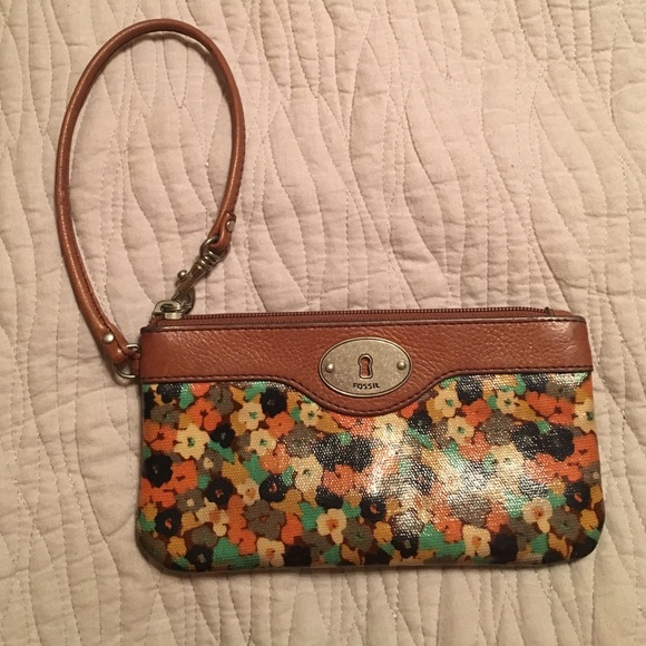 Fossil wristlet