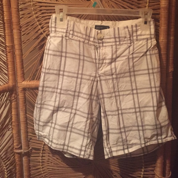 Shorts - Picture 2 of 3