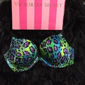 34DD Victoria secret bra
