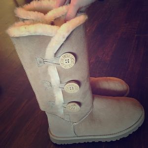 UGG Boots- Bailey Button Triplet